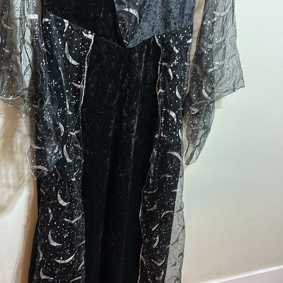 6 Hr. Sale Halloween long dress - Picture 2 of 9